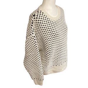 H&M Black & Raised White Pebble Look Sweater EUC Med